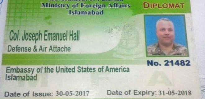 Пакистан не выпустил из страны обвиняемого в ДТП дипломата США - Фото