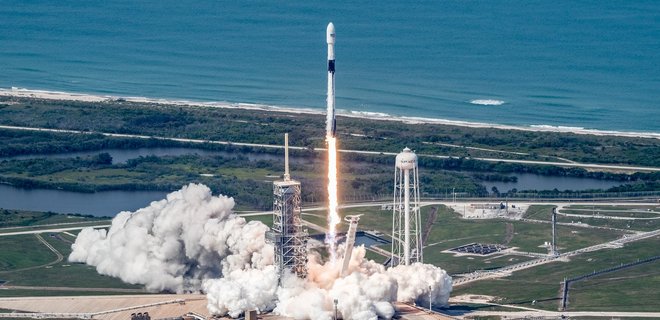 Впечатляющие габариты: отработанная ступень ракеты SpaceX - фото - Фото