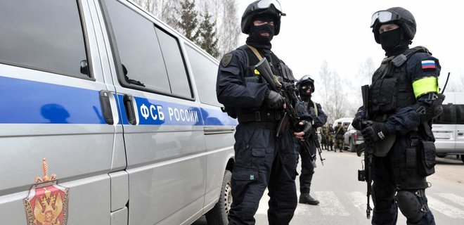 Экс-сотрудник СБУ помогает ФСБ вербовать украинцев в Крыму: фото - Фото