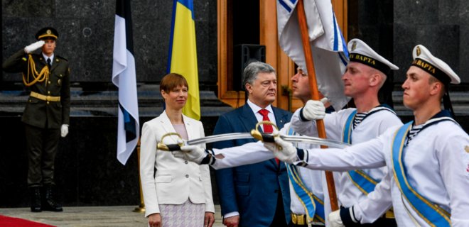 Эстонский президент первым из иностранных лидеров посетит Донбасс - Фото