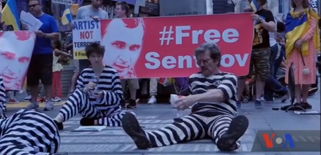 В центре Нью-Йорка прошла акция в поддержку Сенцова - Фото