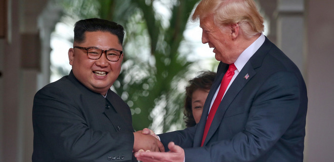 Трамп и Ким Чен Ын встретились в Сингапуре: фото для истории - Фото