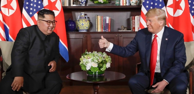 Ким назвал нереальным саммит с Трампом, тот шутил за столом: фото - Фото