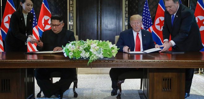 Денуклеаризация под гарантии США: Трамп и Ким подписали документ - Фото