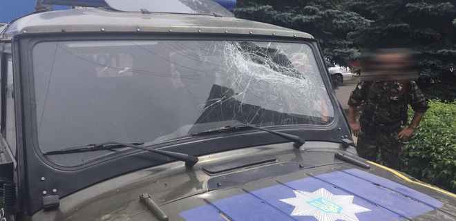 В Ровенской области старатели напали на полицейских: фото - Фото