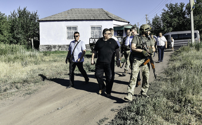 Линкявичус на фронте: мощное оружие, хлеб и жара Донбасса - фото