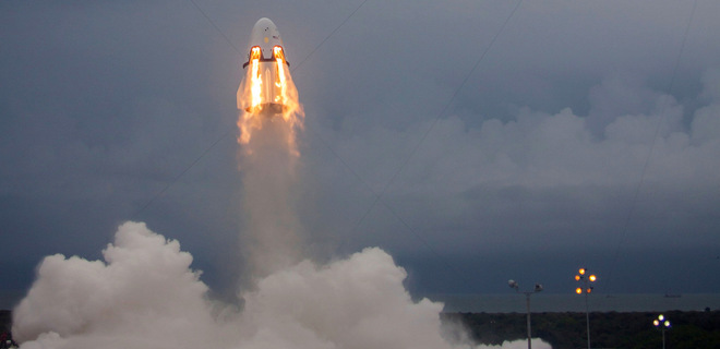 Космический корабль SpaceX доставили на космодром NASA: фото - Фото