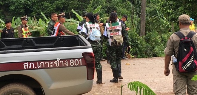 В Таиланде из пещеры освобождены первые двое детей - Фото