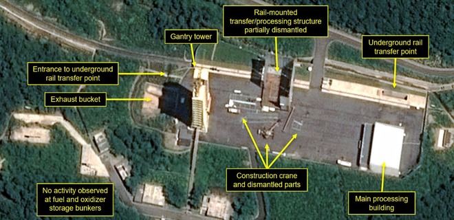 КНДР демонтирует военный космодром Сохэ у границы с Китаем - Фото