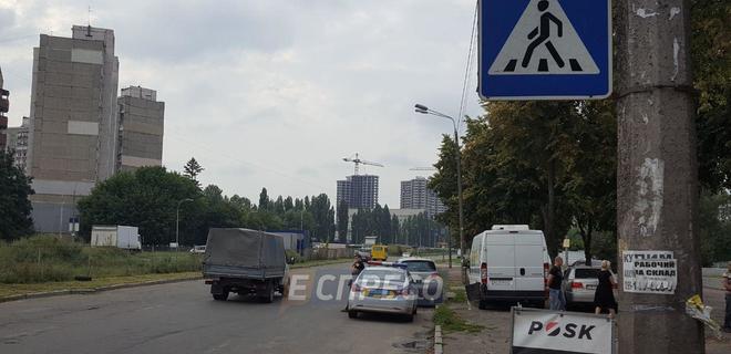 В Киеве на переходе Volkswagen насмерть сбил женщину - СМИ - Фото