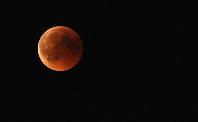 Лунное затмение: как видели кровавую луну в Украине и мире - фото