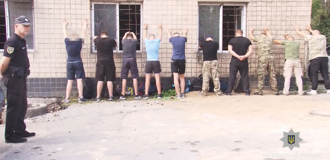 В Одессе пытались захватить предприятие: задержаны 20 человек - Фото