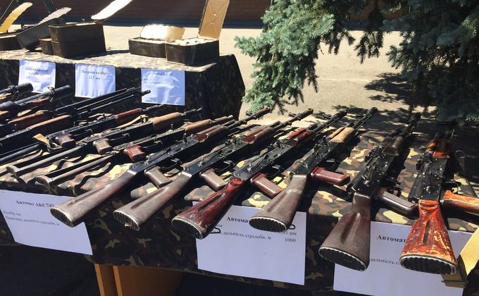В деле Савченко-Рубана показали изъятое оружие и боеприпасы: фото