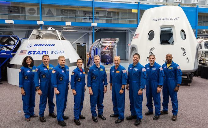 NASA объявило и показало экипажи Crew Dragon и Starliner: фото