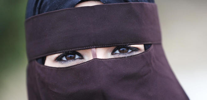 В Дании женщину впервые оштрафовали за ношение никаба - Фото