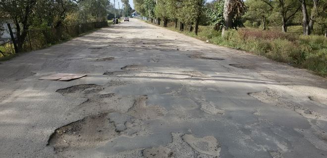 В Днепропетровской области на ремонте дорог украли 1 млн грн - Фото