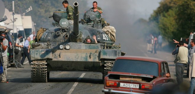 Президент Грузии возложил на РФ вину за войну 2008 года - Фото