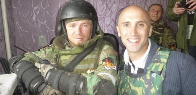 Британский пропагандист РФ ворвался в посольство Грузии: видео - Фото