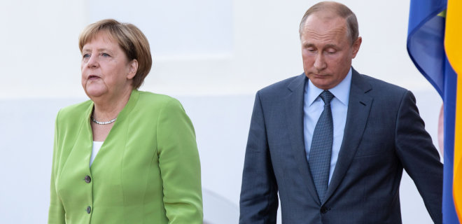Меркель провела встречу с Путиным в закрытом режиме - Фото