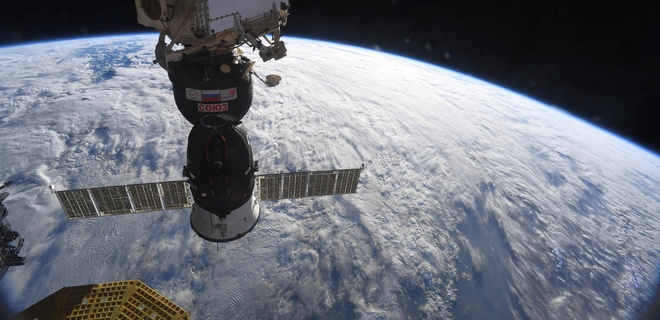 В России заподозрили астронавтов в повреждении обшивки 