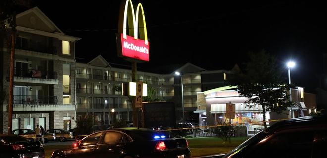 В США стреляли в McDonald's: один убит, четверо ранены - Фото