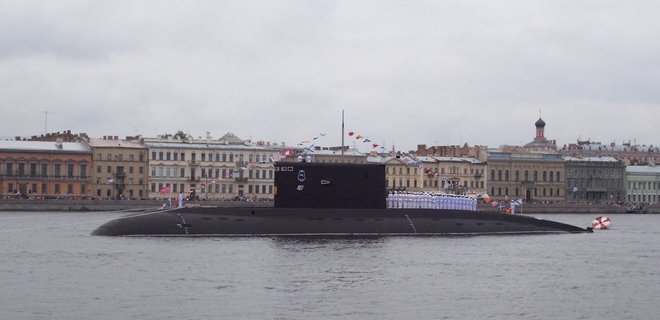 К границам Латвии вслед за кораблем подошла субмарина ВМФ России - Фото