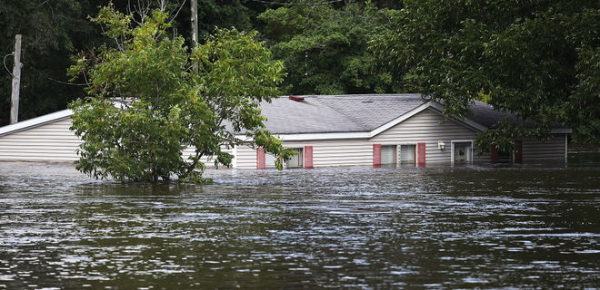 В США посчитали ущерб от урагана Флоренс: миллиарды долларов - Фото