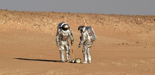 В пустыне испытали детектор для поиска воды на Марсе: фото - Фото