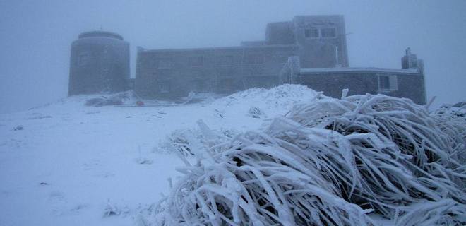 Первый снег в Украине: засыпало гору Поп-Иван в Карпатах - фото - Фото