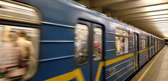В киевском метро распылили газ - Фото