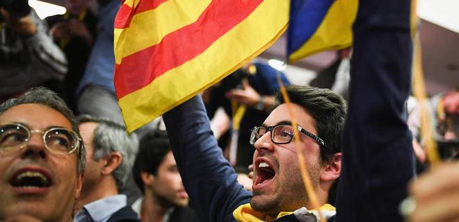 Каталонцы перекрывали дороги: требуют независимость для региона - Фото