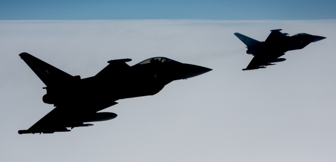 Истребители НАТО трижды перехватили самолеты РФ у стран Балтии - Фото