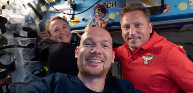 Когда теперь вернется на Землю экипаж МКС и хватит ли им еды - Фото