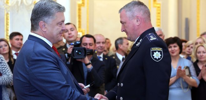 Порошенко наградил Князева высшим полицейским званием - Фото