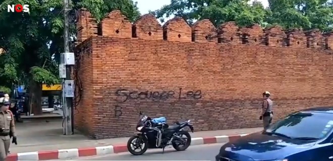 В Таиланде туристов могут посадить на 10 лет за граффити - Фото