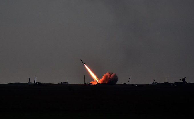 Боевые стрельбы различными ракетами в Херсонской области: фото
