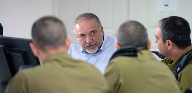 Министр обороны Израиля ушел в отставку: 