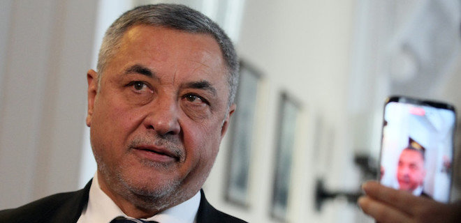 Оскорбивший инвалидов вице-премьер Болгарии подал в отставку - Фото