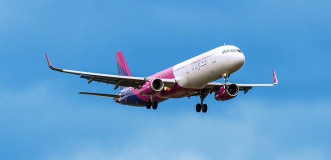 Wizz Air не пустил на рейс журналистов РФ, которые летели в Киев - Фото