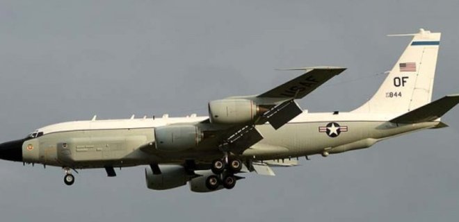 Разведывательный самолет США вошел в акваторию Черного моря - Фото