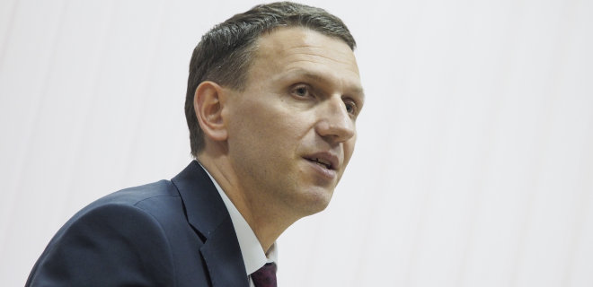 Зеленский подписал закон о ГБР, по нему будет уволен Роман Труба - Фото