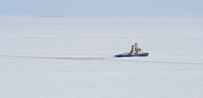 РФ ограничит иностранным военным кораблям движение по Севморпути - Фото