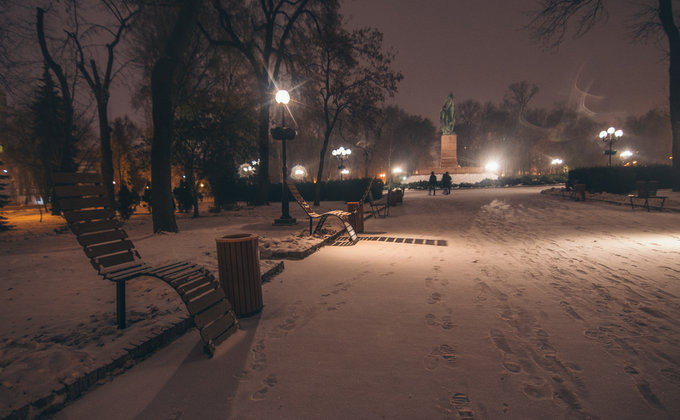 В первый день зимы Киев засыпало снегом: фото, видео
