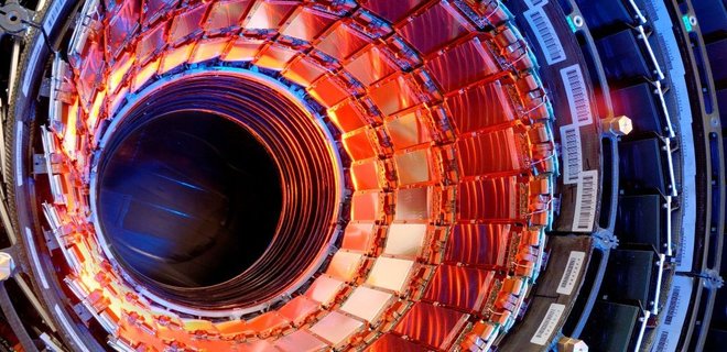 Большой адронный коллайдер остановили на два года - Фото