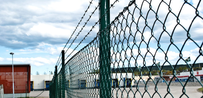 В Швеции со стрельбой задержали иностранцев на военной базе - Фото