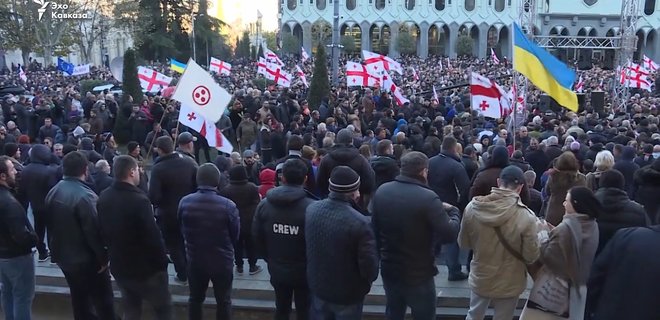 Выборы в Грузии: тысячи человек вышли на протесты в Тбилиси - Фото