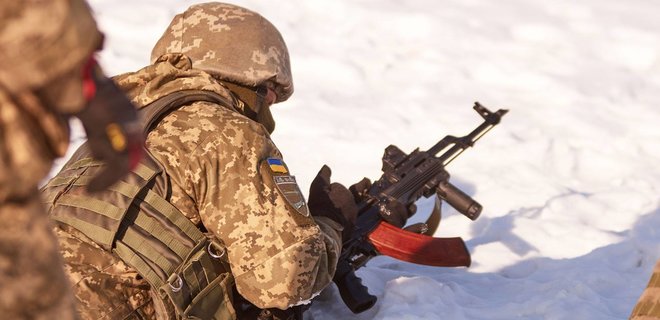 Штаб заявил об обострении ситуации в Донбассе: погиб военный - Фото