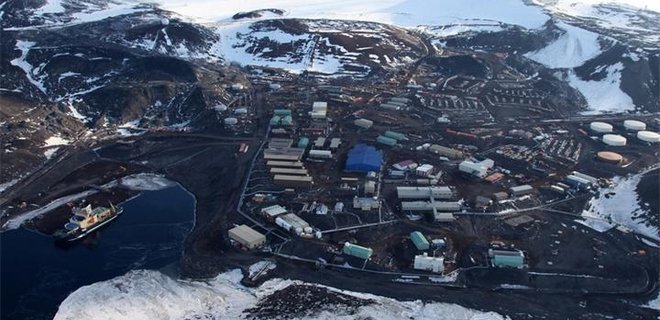 На исследовательской станции в Антарктике погибли два человека - Фото