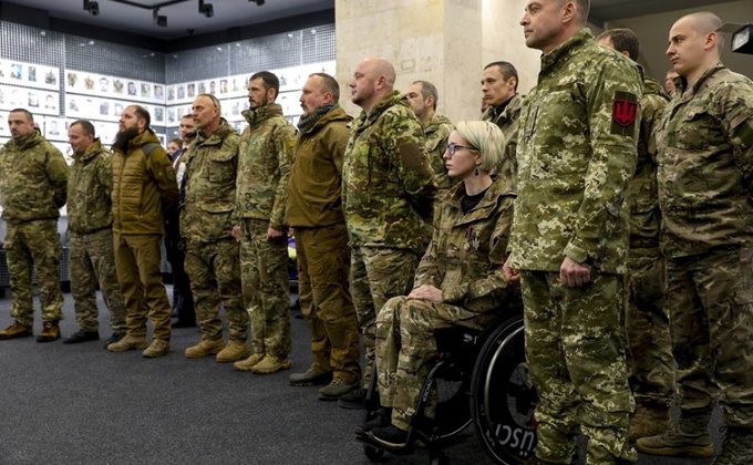 Порошенко наградил воинов Украинской добровольческой армии: фото
