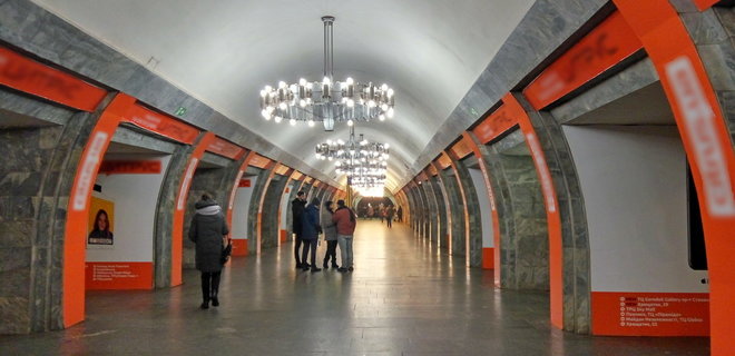 Движение в метро Киева восстановлено - Фото